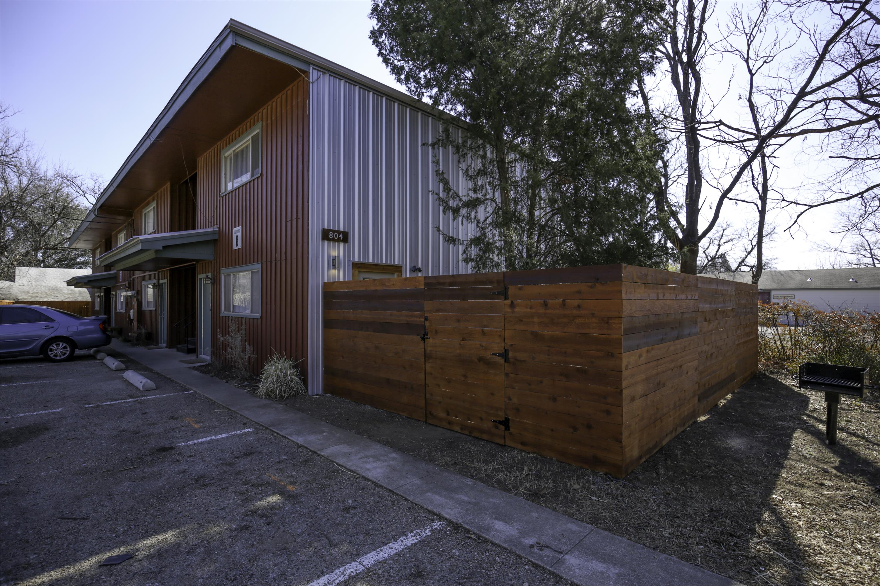 804 N Locust St